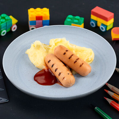 Сосиска из мяса птицы с пюре и кетчупом в Евразия экспресс по цене 185 ₽