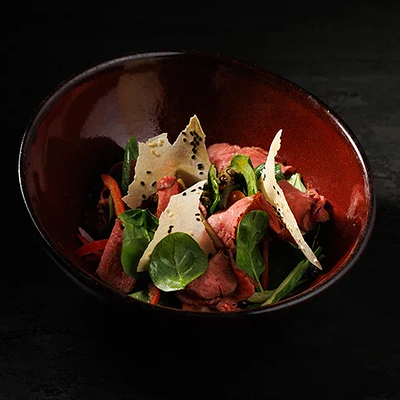 Салат с ростбифом в Zuma по цене 1110 ₽