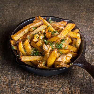 Картофель, жаренный с луком в Матрёшка по цене 490 ₽