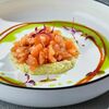 Тартар из лосося с гуакамоле с икрой палтуса в Come Mode Cafe по цене 1350