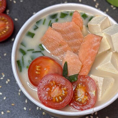 Суп Сливочный с лососем в Суши Max по цене 479