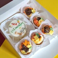 Яркий комбо-набор Бенто из 5 капкейков С 1 сентября в Marys Cakes