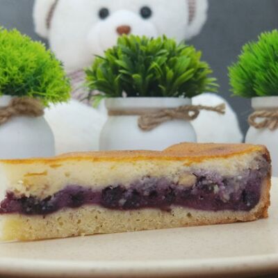 Пирог с черникой и белым шоколадом в Сытый мишка по цене 255 ₽