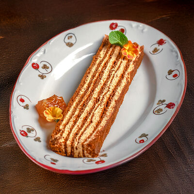 Медовик с уральской черемухой и гречишным медом в Гусь в яблоках по цене 630 ₽