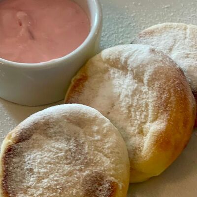 Сырники с клубничным соусом в La Provincia по цене 900 ₽