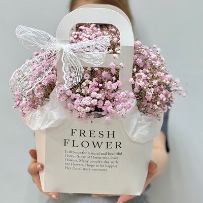 Нежно-розовая гипсофила в сумочке на день рожденияв Cosmo Сakery по цене 2600 ₽