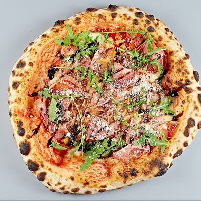 23 см Пицца Прошутто в Кафе Итальянцы по цене 670 ₽