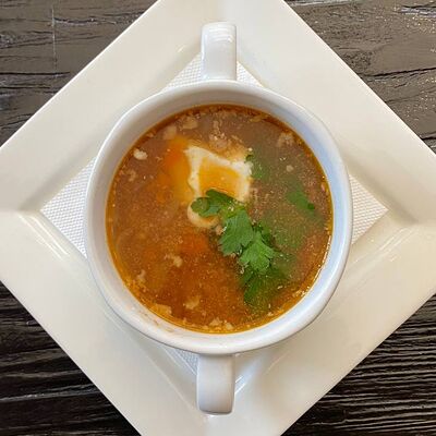 Венский суп-гуляш со сметаной в Длинный нос по цене 220 ₽