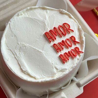 Бенто-торт Amor в The.cakes_spb по цене 1900 ₽