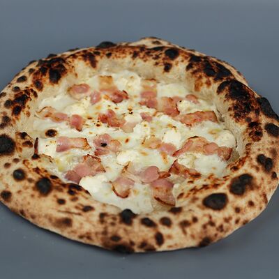 Бекон, сливочный сыр и трюфельное масло в Napoli Italian bistro по цене 695 ₽