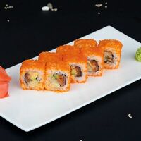 Калифорния с лососем в соусе спайси в Sushic