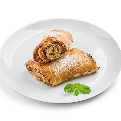 Штрудель с яблоком и грецком в Вкуснота по цене 120 ₽