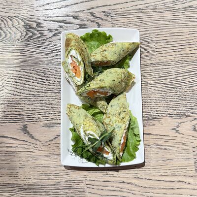 Блинчики со слабосоленой семгой и мягким сыром в Сквер по цене 480 ₽