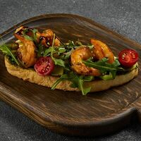 Брускетта с креветками и соусом песто в Колхида Palace