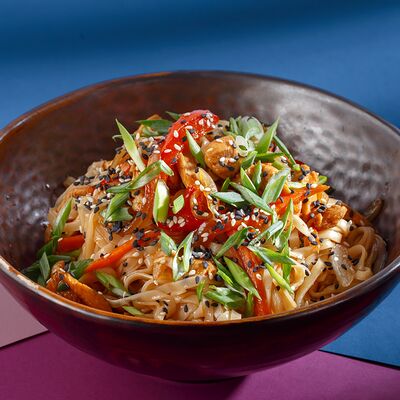 Удон с говядиной в Holiday Pizza по цене 529 ₽