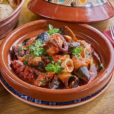 Тажин с мидиями в Maroon по цене 2290 ₽