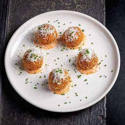 Крокеты из краба в соусе Руй в Техникум по цене 790 ₽