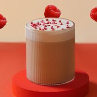 Раф птичье молоко с малинойв Hochu Coffee