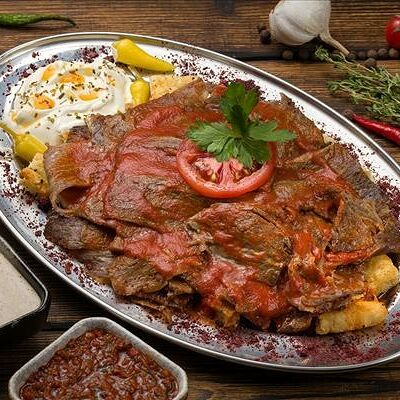 Искандер из говядины в Istanbul Kebab по цене 1100 ₽