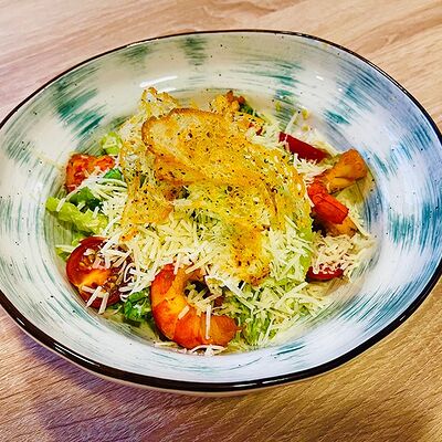 Цезарь с креветками в Жуир по цене 670 ₽