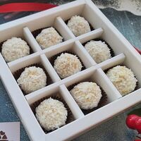 Подарочный набор 9 конфет с сыром пармезан и манго-маракуйя ручной работы в Choco.cake.hand