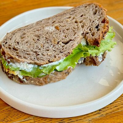 Сэндвич с индейкой в New york coffee по цене 370 ₽