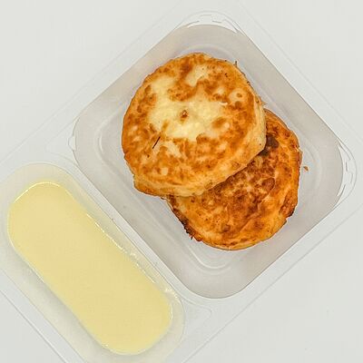 Творожные сырники со сгущенкой в Добрая Столовая по цене 136 ₽