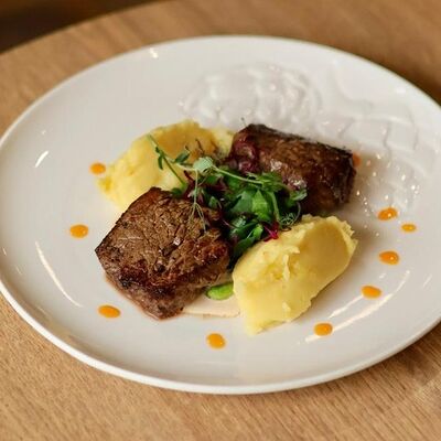 Медальон из говядины с перечным соусом в Rice foodcoffee по цене 5090 ₸