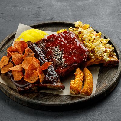 Сет из свиных ребер в трех соусах в Brooklyn Bowl по цене 2399 ₽
