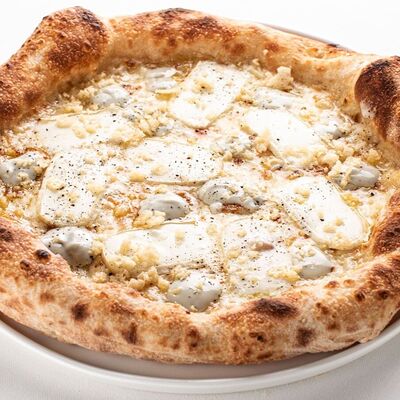 Пицца четыре сырав Lariote по цене 1350 ₽