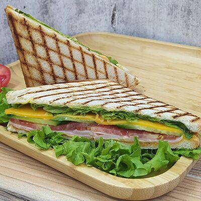 Сендвич с ветчиной и сыром в Ешька по цене 350 ₽