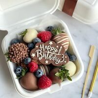 Клубничный бенто-бокс Happy Birthday в SweetGift клубника в шоколаде