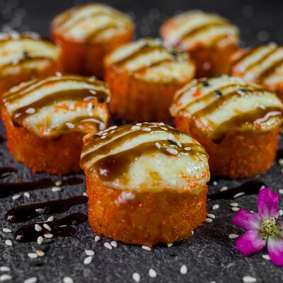 Ролл запеченный с крабом в Restobar Первый & Ресторан доставки Личный повар по цене 449 ₽