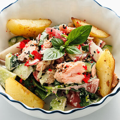 Салат с подкопченной семгой в Причал по цене 720 ₽