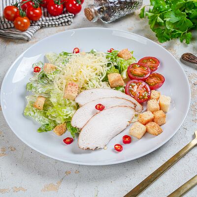 Салат Цезарь в Домашний Вкус по цене 660 ₽