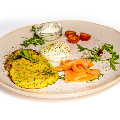 Драники Лайт из печи с лососем и яйцом пашот в The art cafe по цене 495 ₽