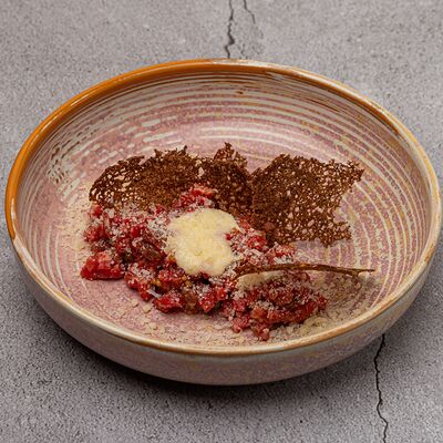 Тартар из говядины в Cafe People по цене 430 ₽