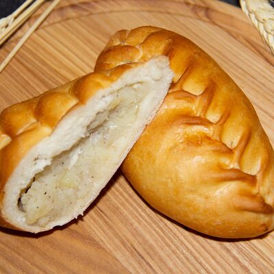 Пирожок с картошкой в Хлеборезов по цене 45 ₽