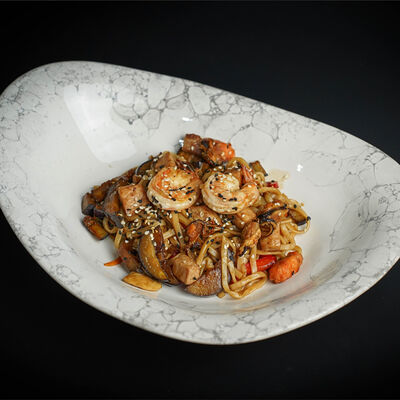 Лапша удон с креветками в My Food по цене 340 ₽