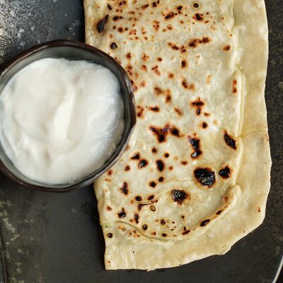 Кутаб с сыром и с мацони в Есть хинкали & пить вино по цене 560 ₽