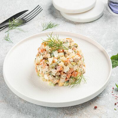 Салат Оливье в Магбургер & Братья Караваевы по цене 149