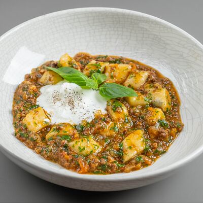 Ньокки болоньезе со страчателлой в Myst по цене 1100 ₽