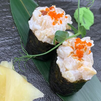 Гункан морской гребешок в Hiro суши-бар по цене 370 ₽