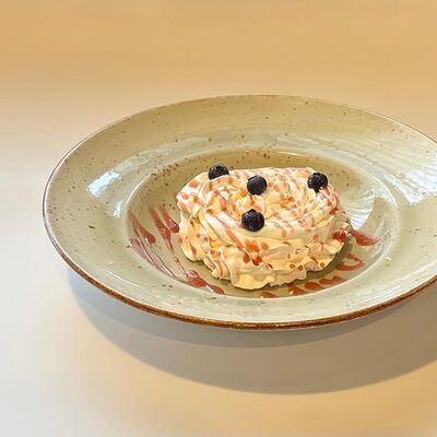 Десерт Павлова в Room-cafe по цене 480 ₽