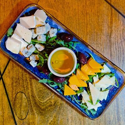 Сырное ассорти в Траттория медичи по цене 1070 ₽