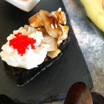 Сливочные с угрём в Maki Family по цене 109