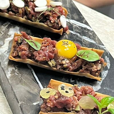 Тартар из мраморной говядины. Marble beef tartare в Деликадесса по цене 1600 ₽