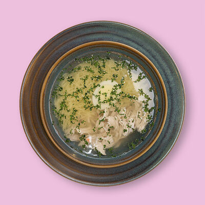 Куриный бульон с лапшой в Додома по цене 420 ₽