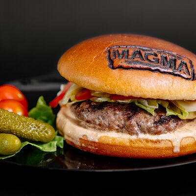 Гамбургер в УГОЛЬ&МЯСО по цене 663 ₽