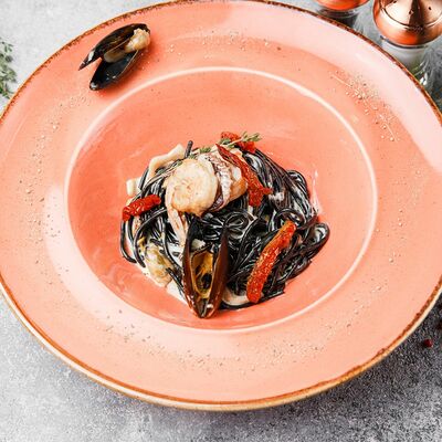 Паста с чернилами каракатицы в Колхида Palace по цене 830